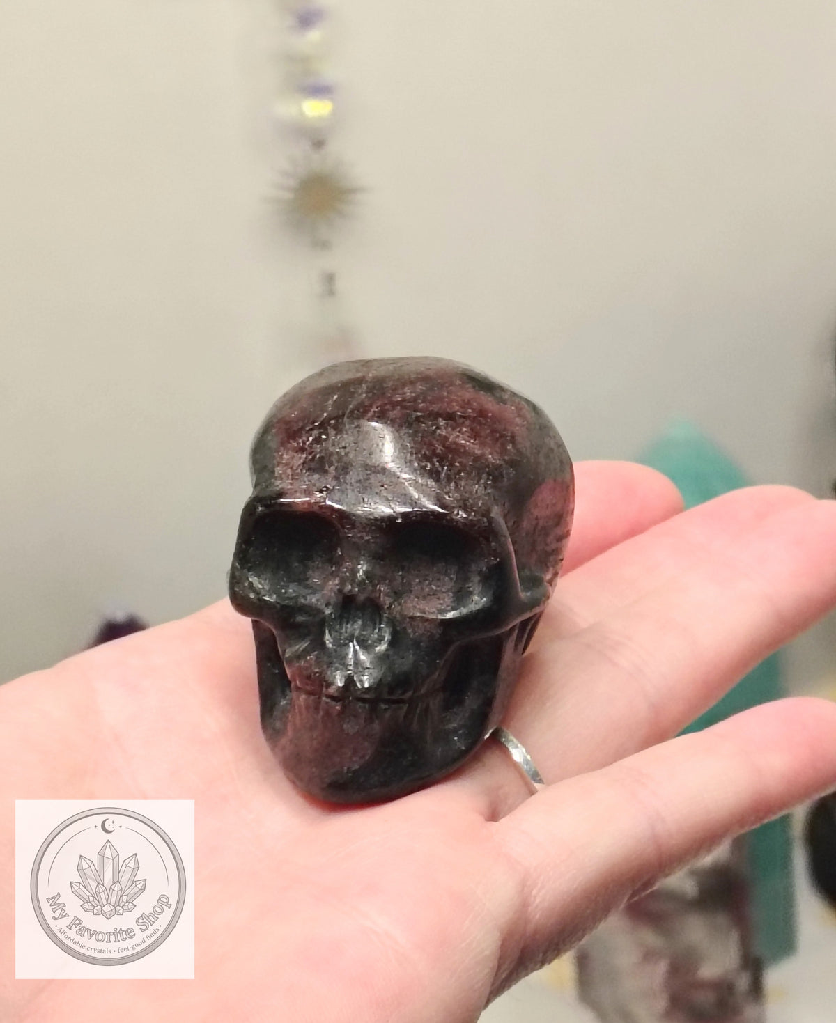 Garnet Skull Carving – 2.5"
